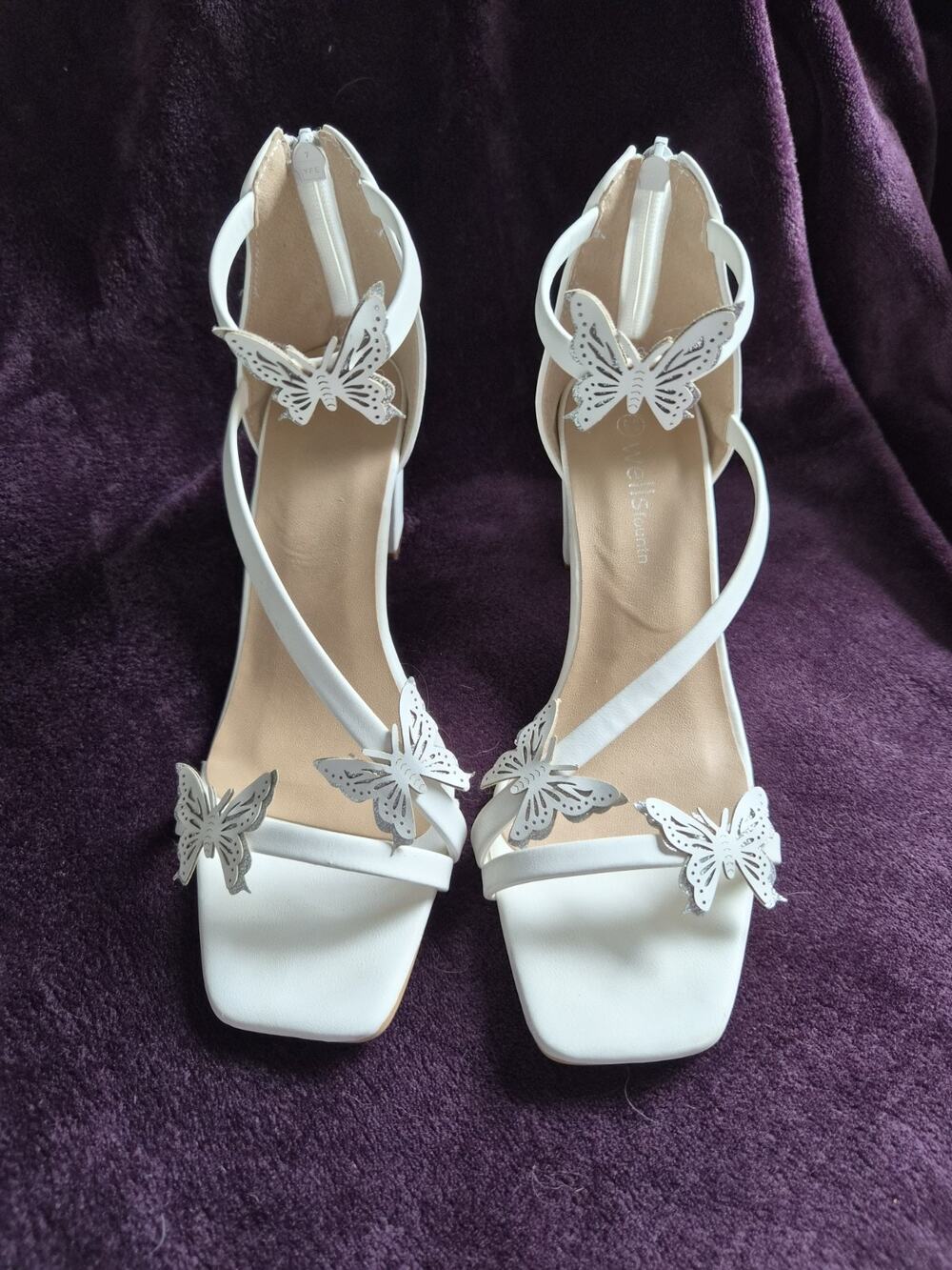 Size 8.5 Women's White Butterfly Sparkly Detail Block Heels With Zip Back